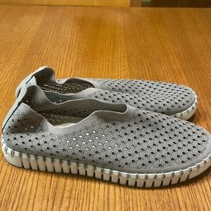 Ilse Jacobsen tulip shoes size 39 gray.